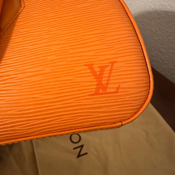Louis Vuitton Epi Jasmin handbag - Picture 6 of 10